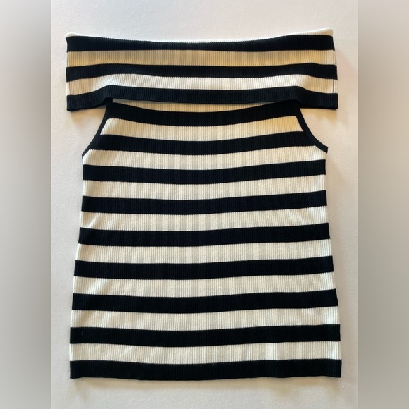 Broadway 38 Tops - Black and White Striped Knit ribbed off shoulder Tank size L